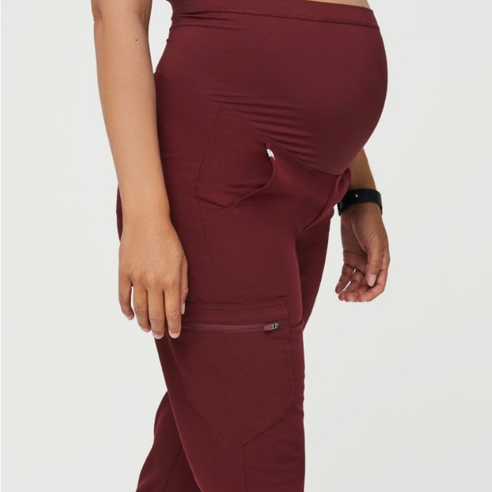 FIGS women’s maternity Zamora scrub pants- medium